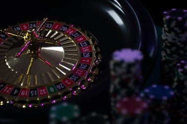 jeruk33 mobile app interface showing sportsbook and live casino menus